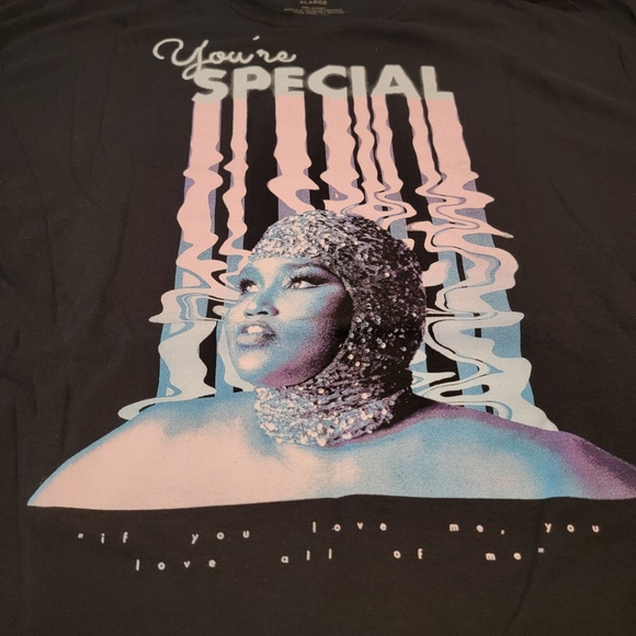 Lizzo You’re Special Officially Licensed Graphic Tee Size XL New! - Picture 4 of 8